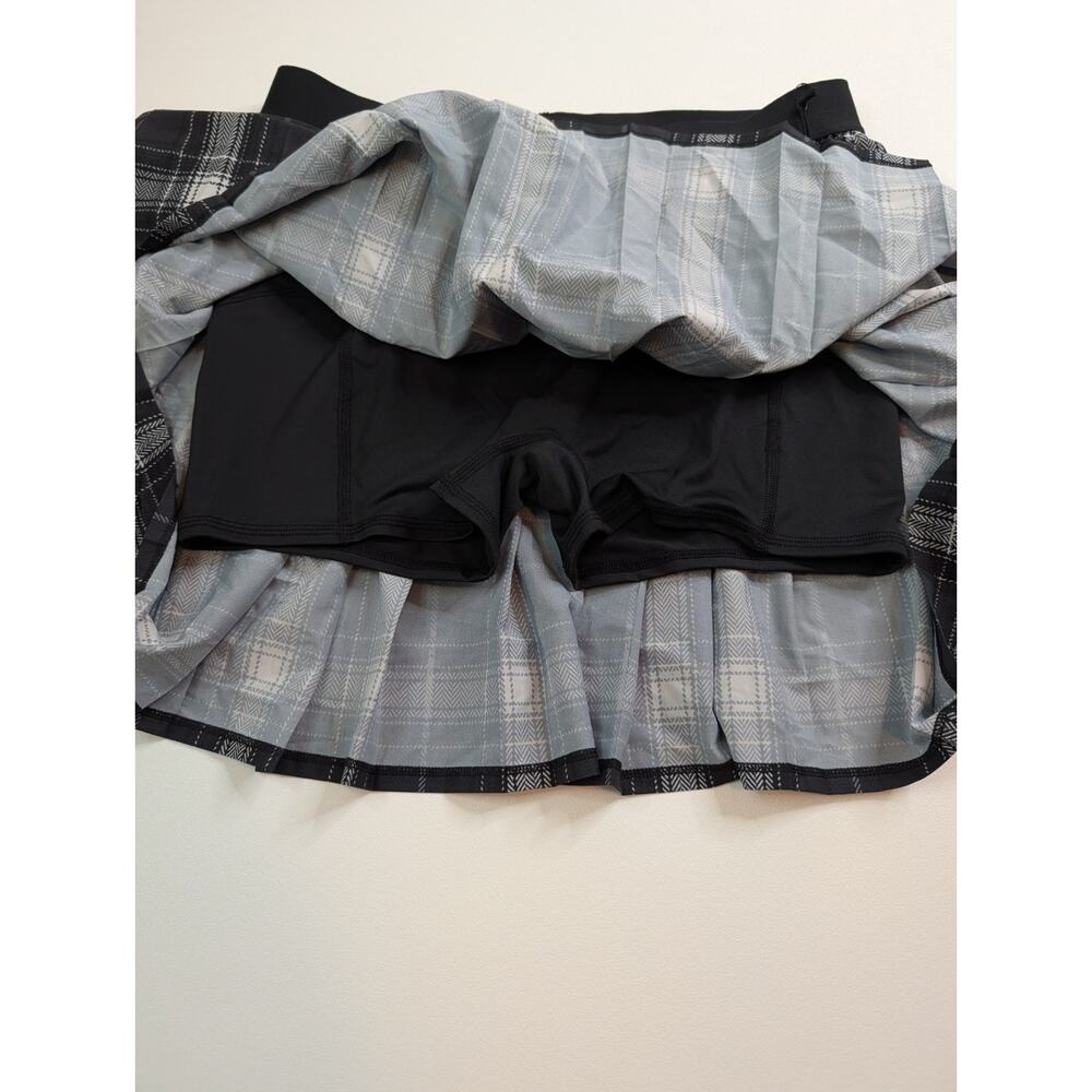 NWT Alo Yoga Legacy Plaid Varsity Tennis Skirt -Black/White Size Medium - Picture 4 of 7
